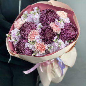 Букет "Софи" из хризантем Бигоуди, диантусов и ароматных маттиол в Лыткарино