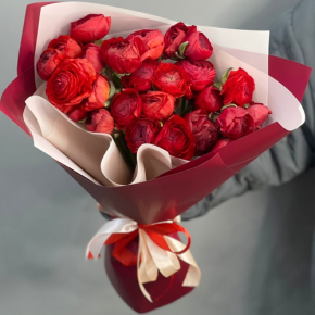 Букет из 21 красного ранункулюса в Лыткарино