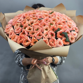 Букет "Персик" из 101 махровой розы Риджентс парк (60 см) в Лыткарино