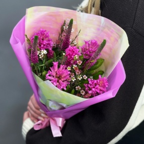 Букет "Вспышка" из гиацинтов, хамелациума и вероники в Лыткарино