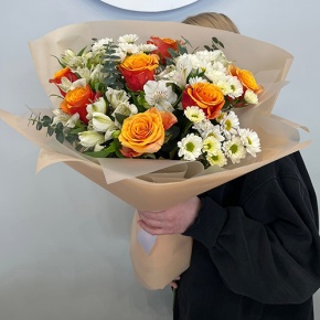 Букет "Апельсин" из роз и хризантем сантини в Лыткарино