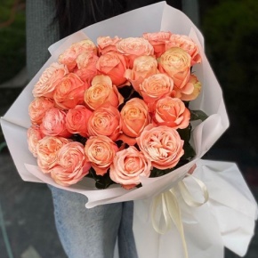 Букет из 23 пионовидных роз Эквадор сорта Кахала (60см) в Лыткарино