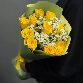 Букет "Нотка счастья" из лимонных роз и хамелациума (40 см) в Лыткарино