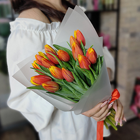 Букет из 15 огненных тюльпанов в Лыткарино