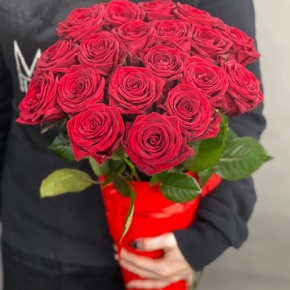 21 красная роза в конусе (50 см) в Лыткарино