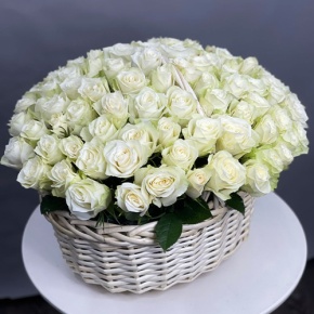 101 белая роза в корзине (40 см) в Лыткарино