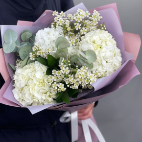Букет "Суприм" из гортензий и хамелациума в Лыткарино