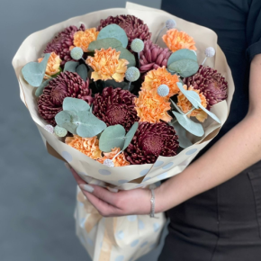 Букет "Персиковый раф" из хризантем Бигоуди, краспедии и диантусов в Лыткарино