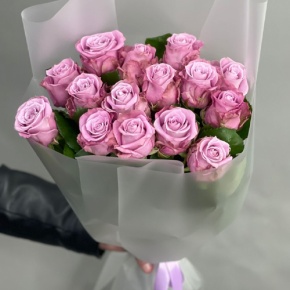 Монобукет из 15 малиновых роз Меритим (50 см) в Лыткарино