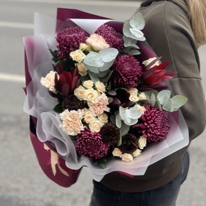 Букет "В каждом мгновении" из хризантем Бигоуди, кустовых роз, сафари, гербер Экзотик и диантусов в Лыткарино
