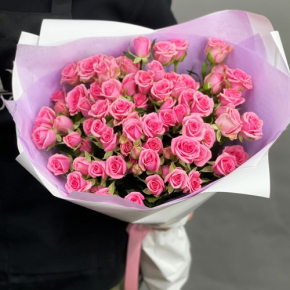 Букет "Рассвет принцессы" из 15 кустовых роз (50 см) в Лыткарино