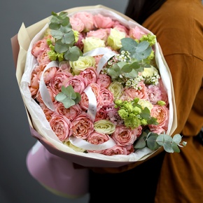 Букет "Миссис" из кустовой розы Джульетта и эустом в Лыткарино