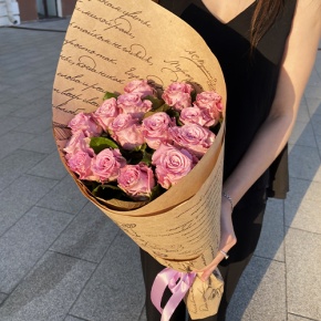 Букет из 15 роз Меритим в крафте (60 см) в Лыткарино