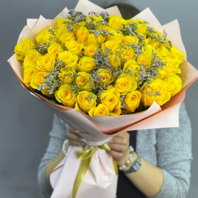 Букет из 51 лимонной розы с лимониумом в Лыткарино