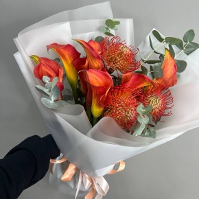 Букет "Империал" из калл, лейко и эвкалипта в Лыткарино