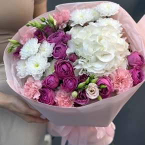 Букет "Вуаль" из хризантемы, кустовых пионовидных роз Мисти Баблз, диантусов, Голландской гортензии и эустом в Лыткарино