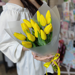 Букет из 15 жёлтых тюльпанов в Лыткарино