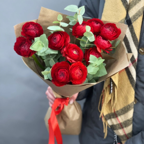 Букет из 11 ранункулюсов и эвкалипта в Лыткарино