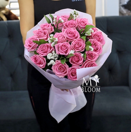 Букет из 21 розовой розы Аква (50 см) в Лыткарино