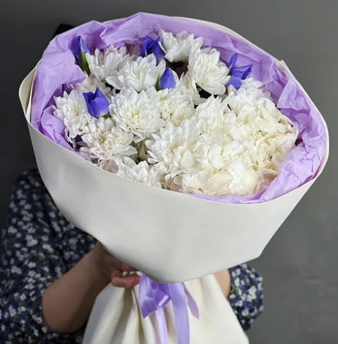 Букет "Грация" из ирисов, гортензии и кустовых хризантем в Лыткарино