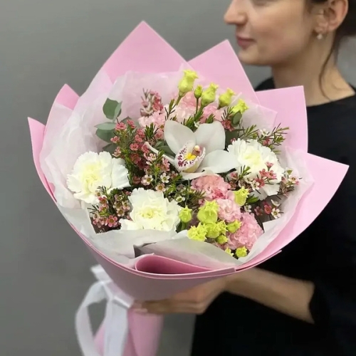 Букет с королевской орхидеей, диантусами, эустомой и шамелациумом в Лыткарино