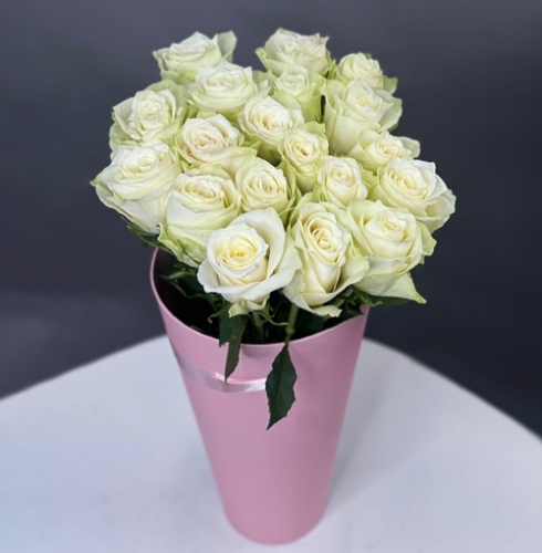 19 белых роз Кения в конусе в Лыткарино