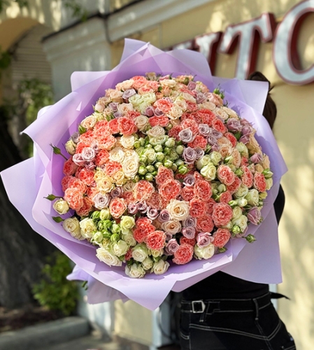 Букет из 101 кустовой розы микс в Лыткарино